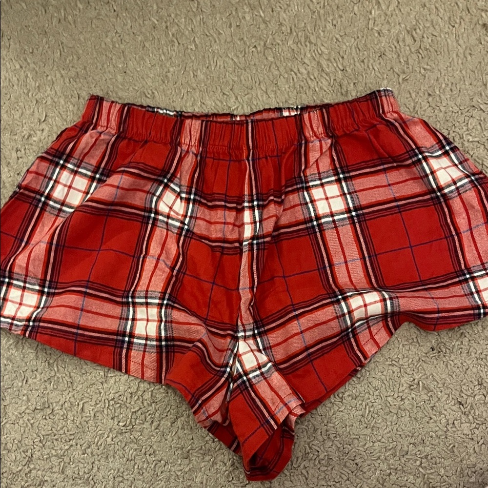 Colsie Red and White Plaid Women's Shorts